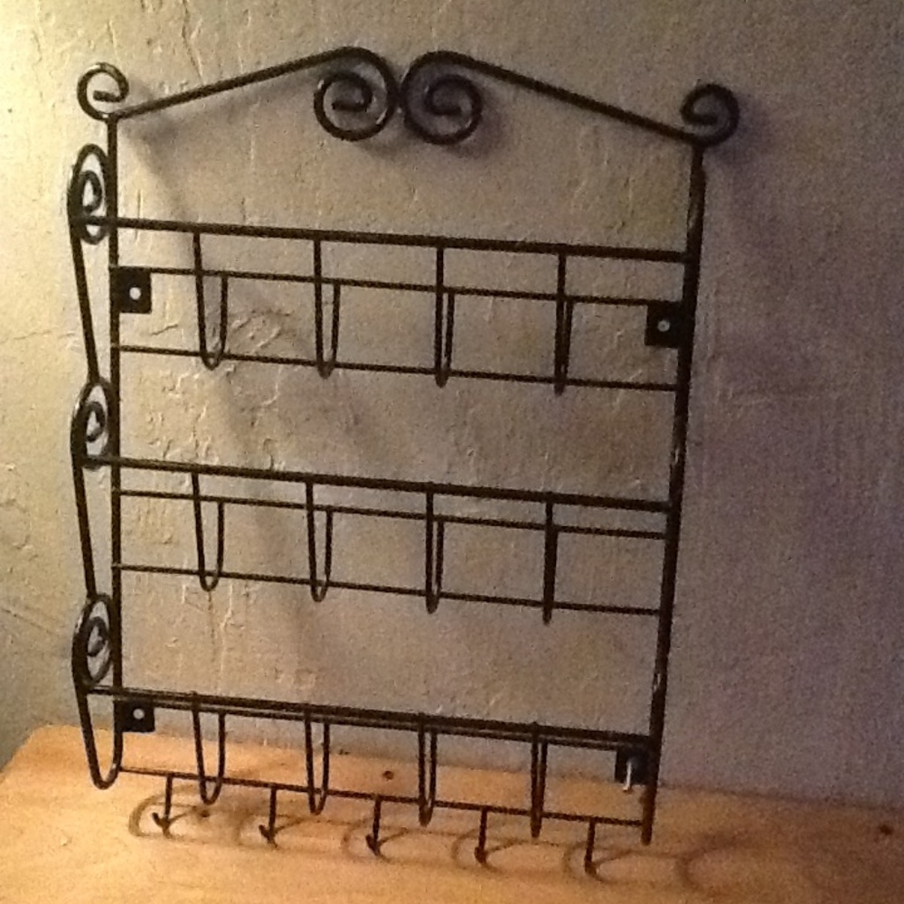 Metal key rack